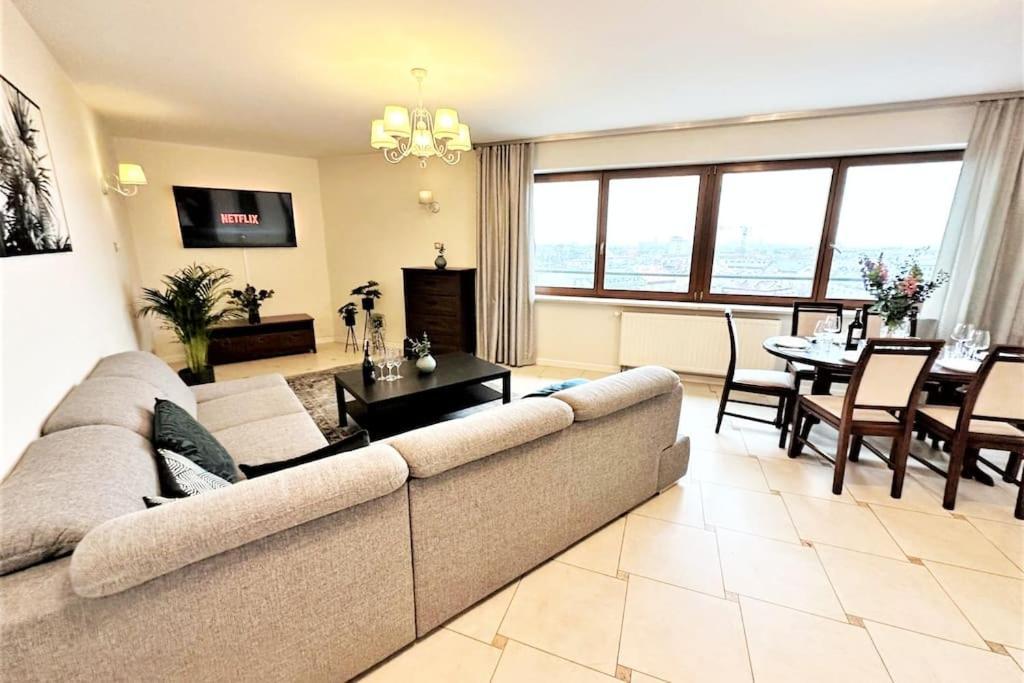 Exclusive Penthouse Near Citycenter 120M2 +Netflix Краків Екстер'єр фото